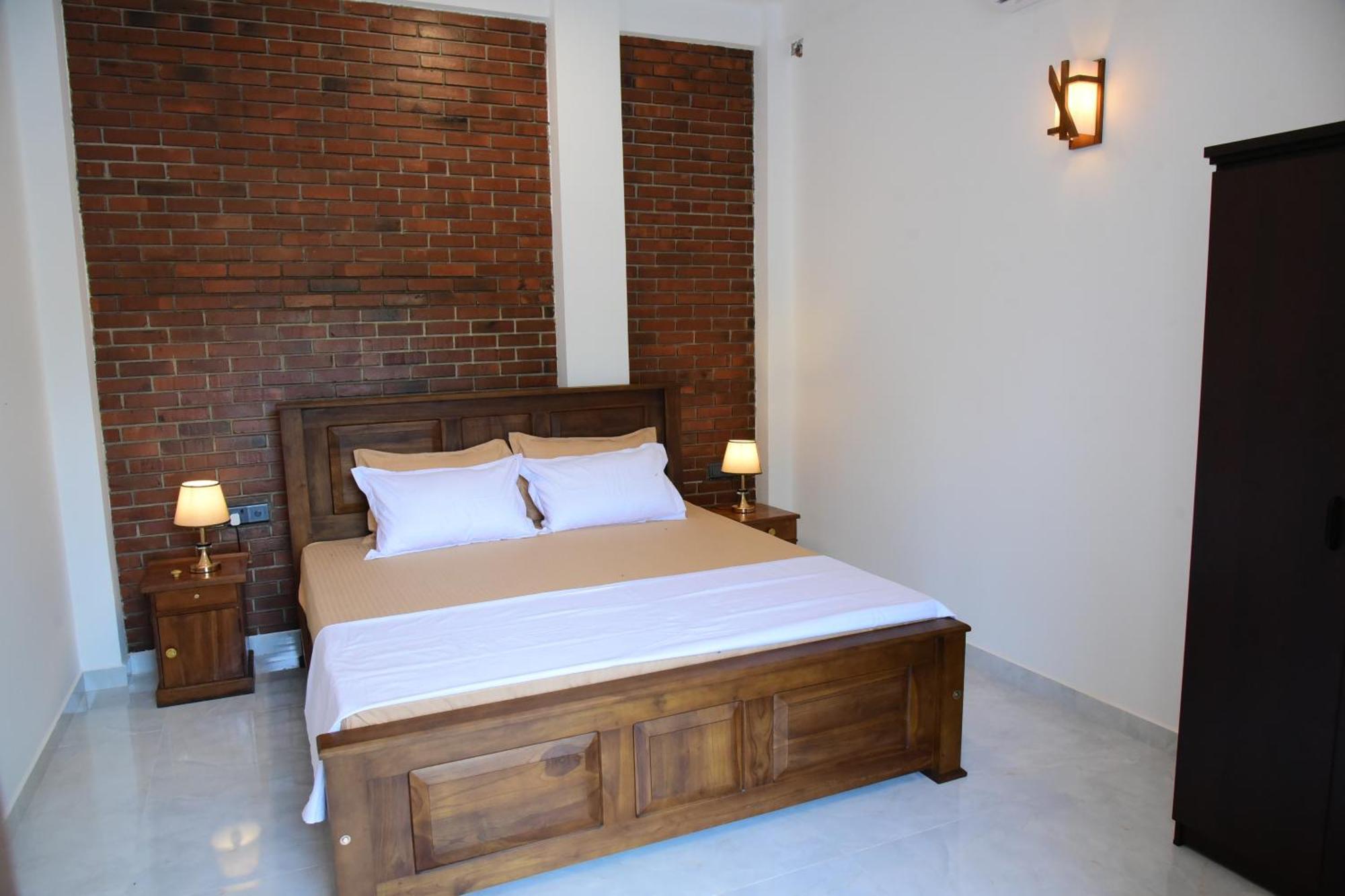 Ocean Ripples Hotel Хикадува Екстериор снимка